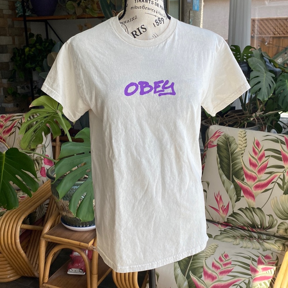 OBEY MENS TSHIRT SIZE SMALL